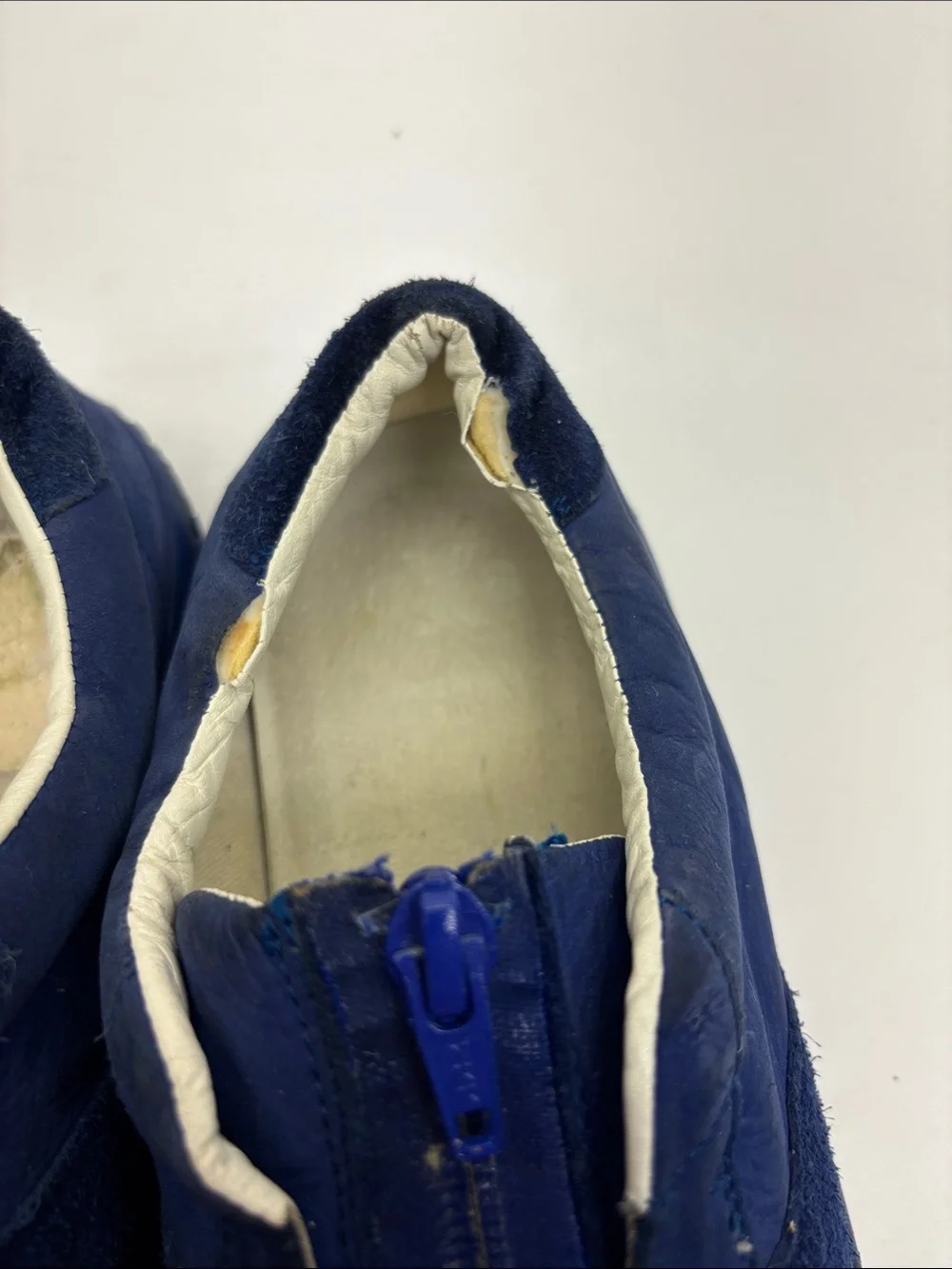 oXs Men's Zip-Front Casual Slip-On Sneakers in Blue, sz 8, box 74